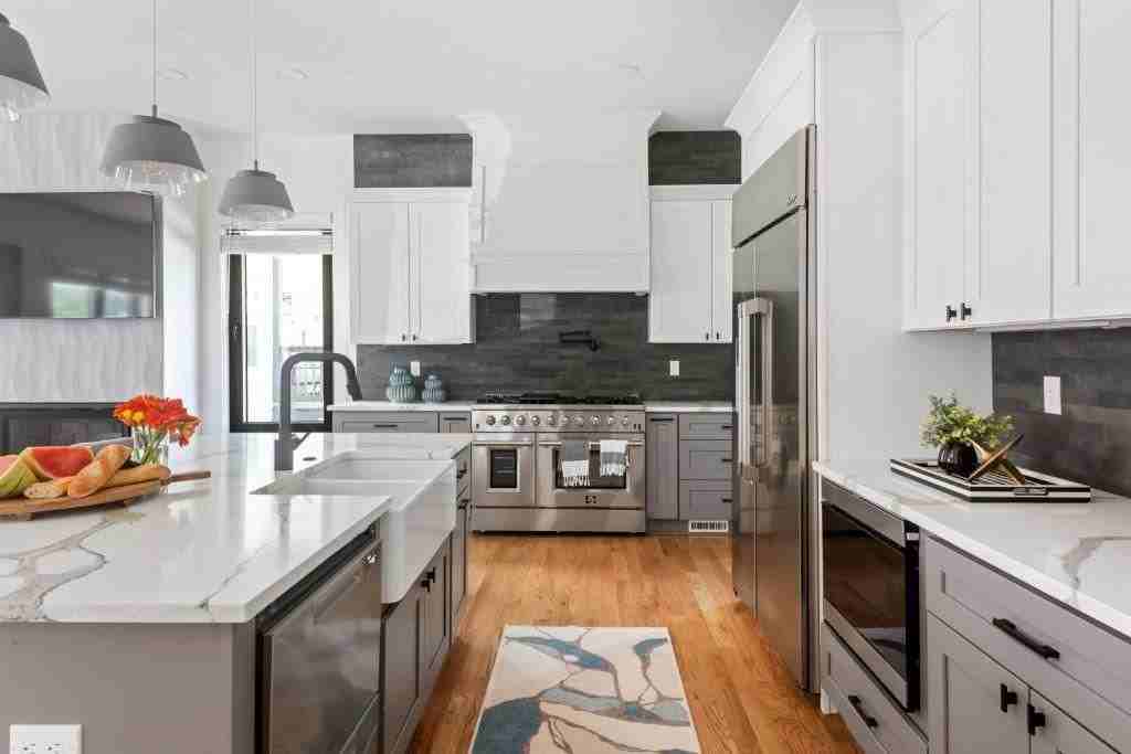 2217 Ridgedale Rd Ne - Photo 2 of 45