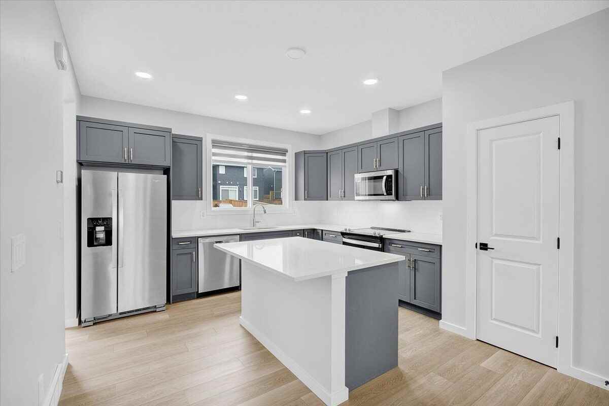 112 Langwell Common Se - Photo 2 of 46