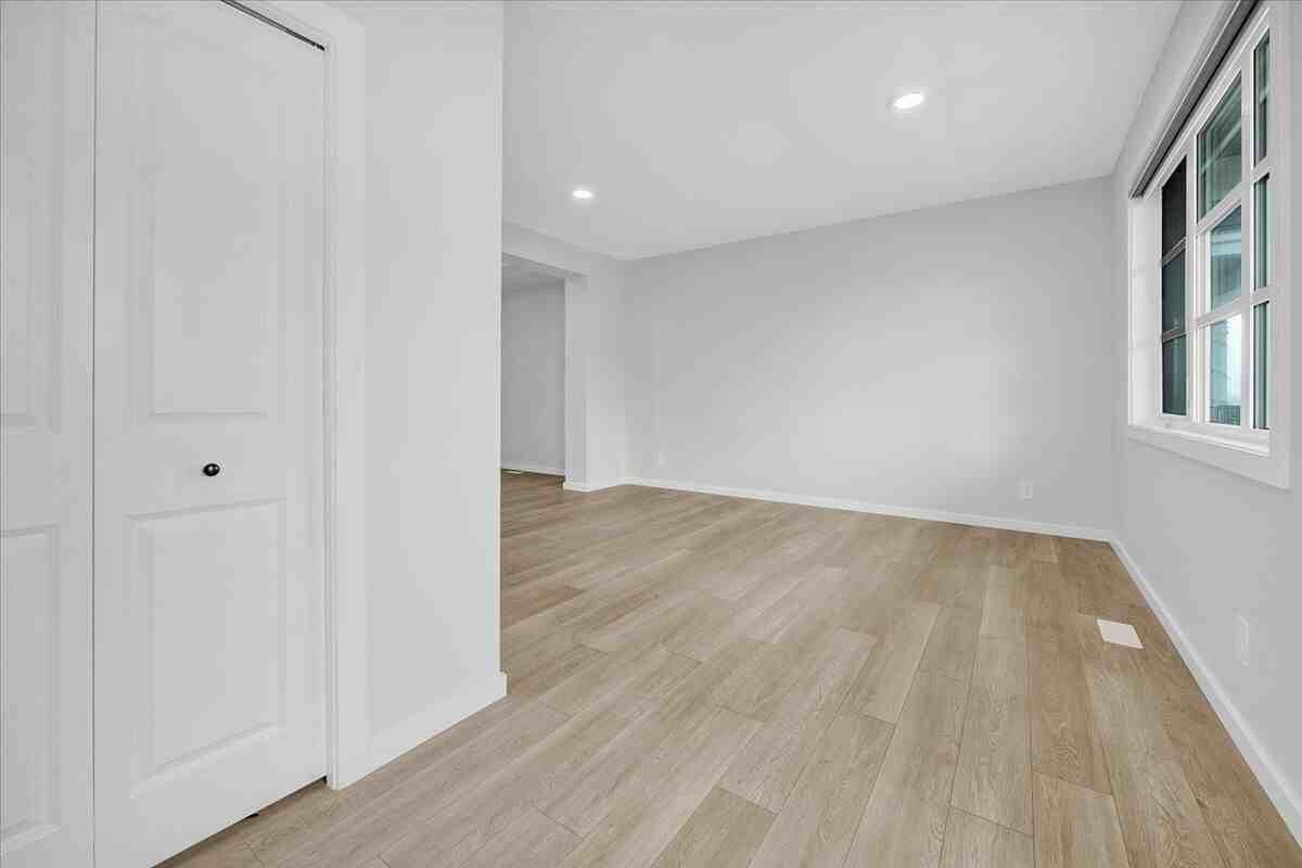 112 Langwell Common Se - Photo 3 of 46
