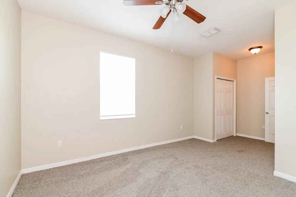 426 East Payton Street - Photo 4 of 10