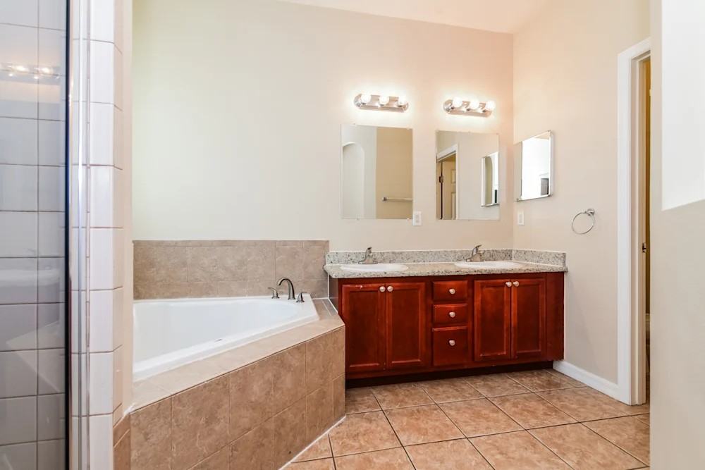 426 East Payton Street - Photo 6 of 10