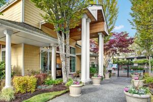 featured image of 12121 Admiralty Way