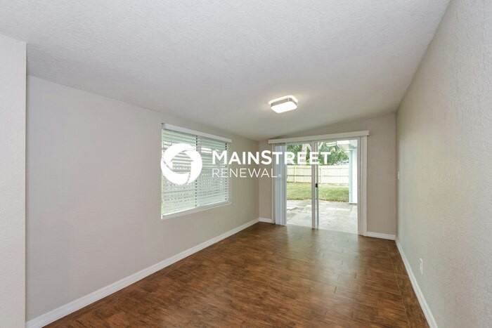 111 42nd St W - Photo 4 of 16