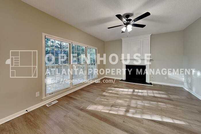 215 Boca Ciega Ct - Photo 4 of 25