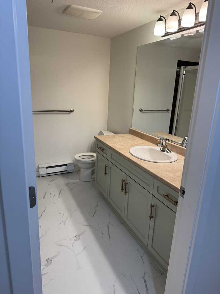 2038 Sandalwood Cres - Photo 7 of 14