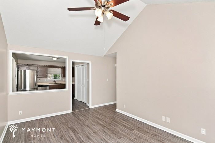 573 Brady Dr - Photo 4 of 15