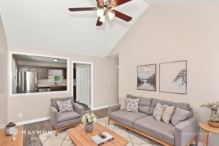 573 Brady Dr - Photo 5 of 15