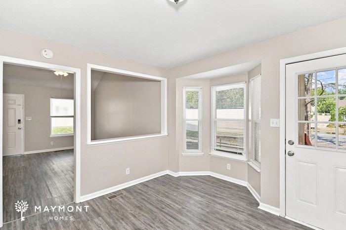 573 Brady Dr - Photo 6 of 15