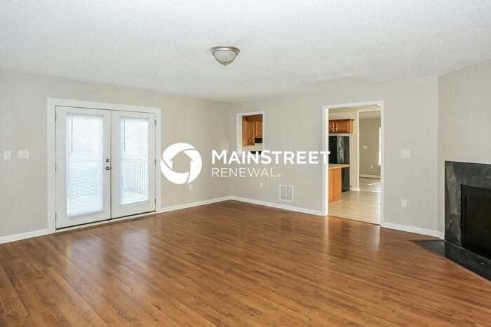 1071 Braxton Dr - Photo 4 of 16