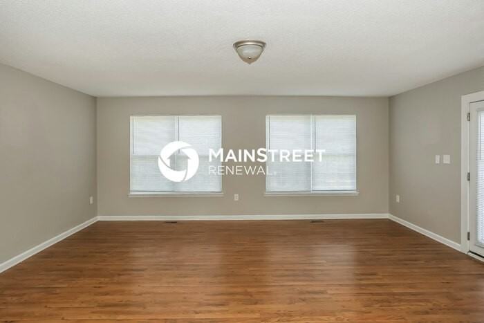 1071 Braxton Dr - Photo 5 of 16
