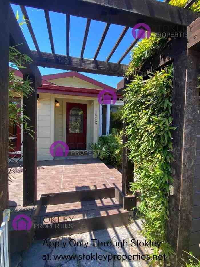 209 National St - Photo 3 of 11