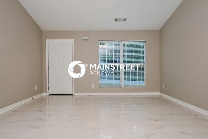 3068 Brook Ln - Photo 4 of 17