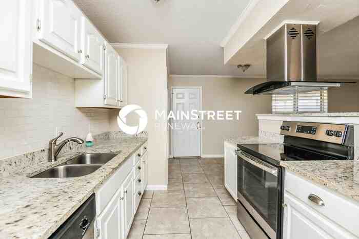 1117 Celeste St - Photo 7 of 17