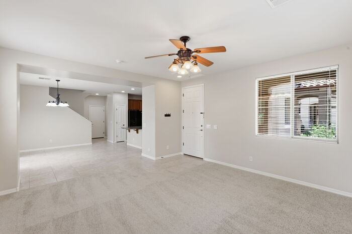 3802 E Santa Fe Ln - Photo 2 of 26