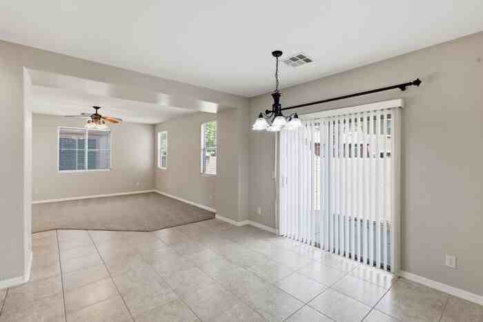 3802 E Santa Fe Ln - Photo 5 of 26
