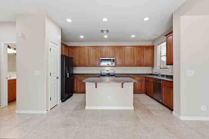 3802 E Santa Fe Ln - Photo 6 of 26