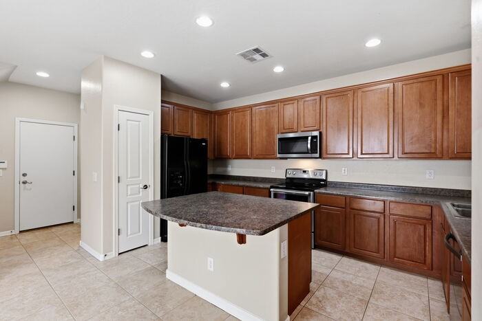 3802 E Santa Fe Ln - Photo 7 of 26