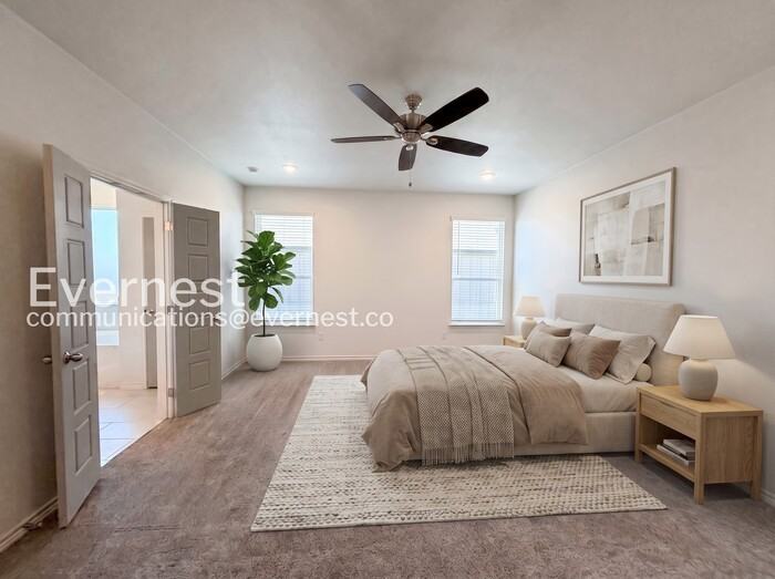 706 Freedom Cir - Photo 3 of 17