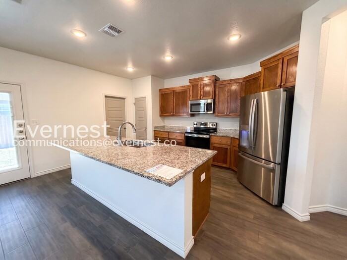 706 Freedom Cir - Photo 5 of 17