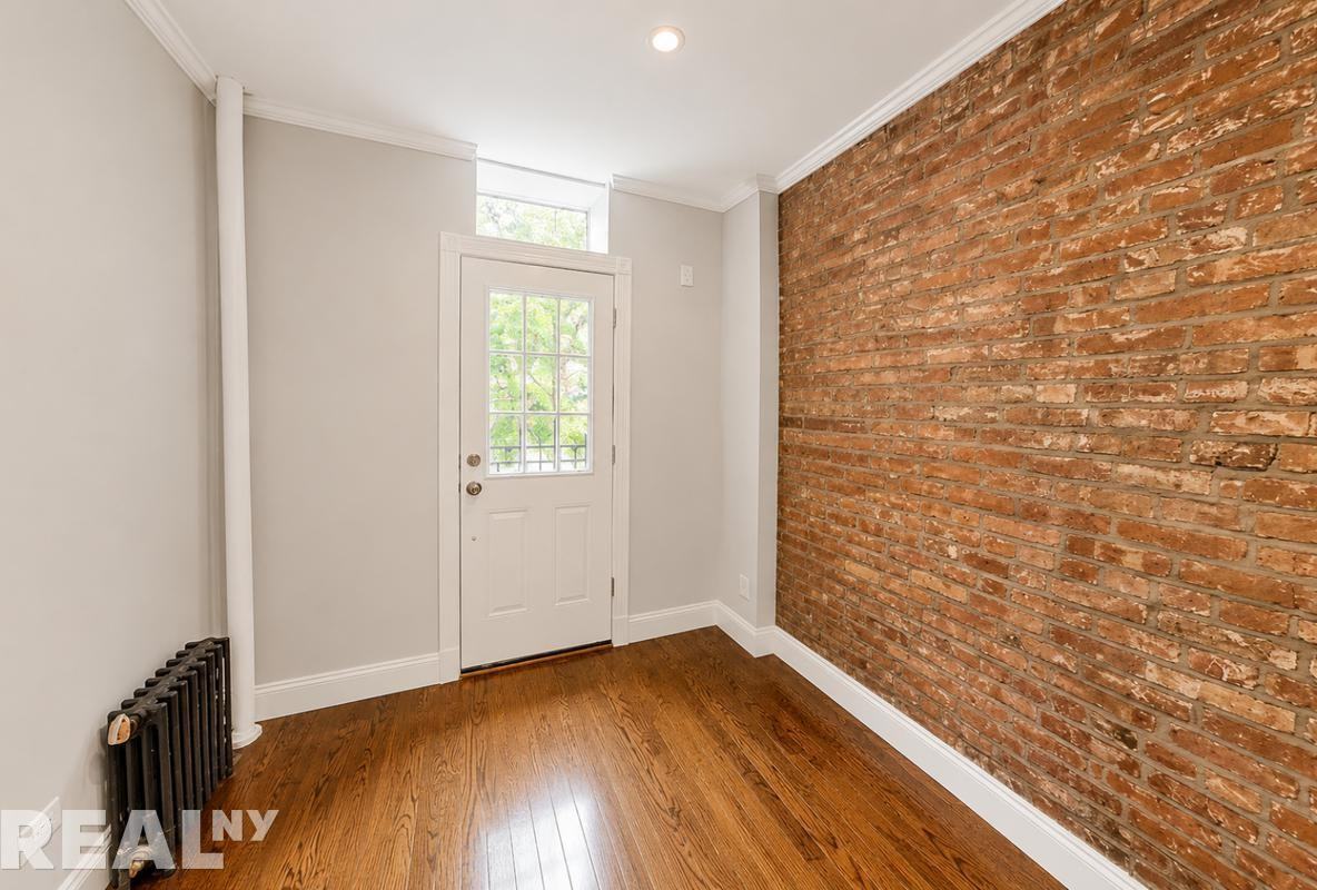 W 52nd St #8D - Photo 4 of 7