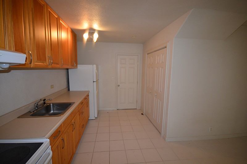 1751 10th Ave Apt D - Photo 2 of 11