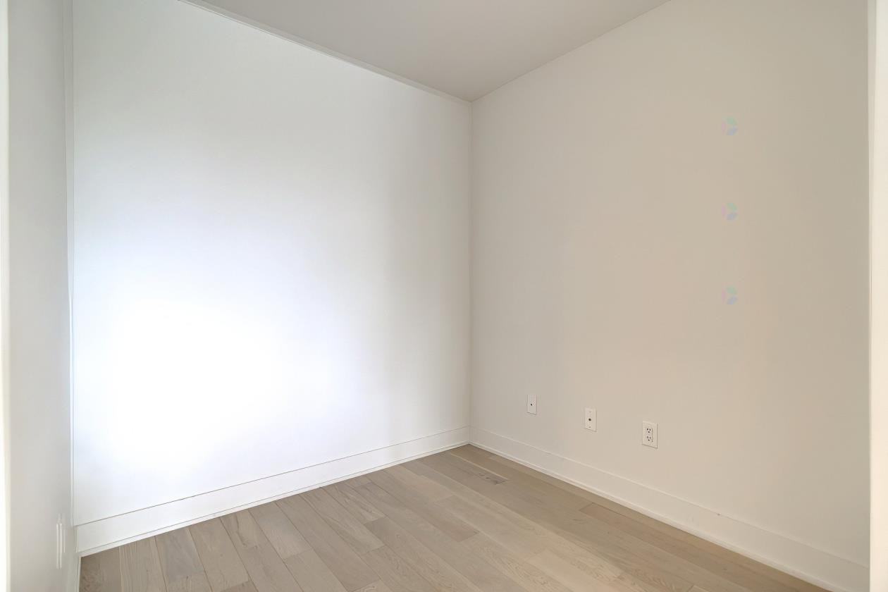 1288 Rue Saint-Antoine Ouest - Photo 4 of 19