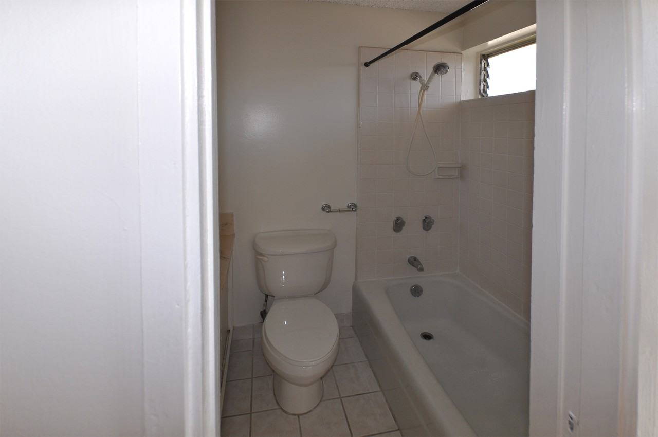 2222 Aloha Drive - 1Apt 902 #1 - Photo 7 of 7