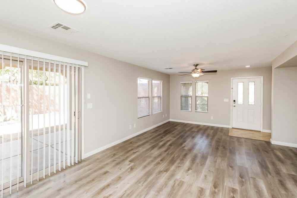 10724 Cape Shore Ave - Photo 6 of 17