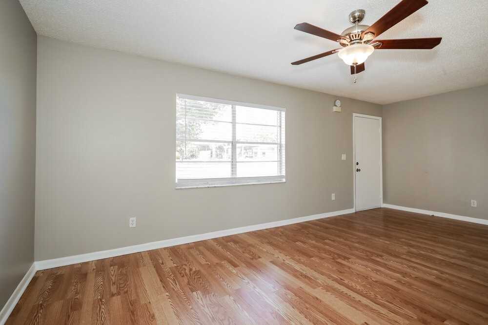 190 Estancia St - Photo 4 of 25
