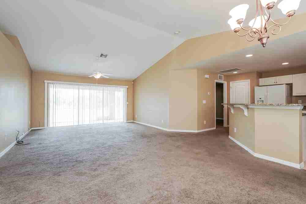 1122 Ectype St E - Photo 5 of 25