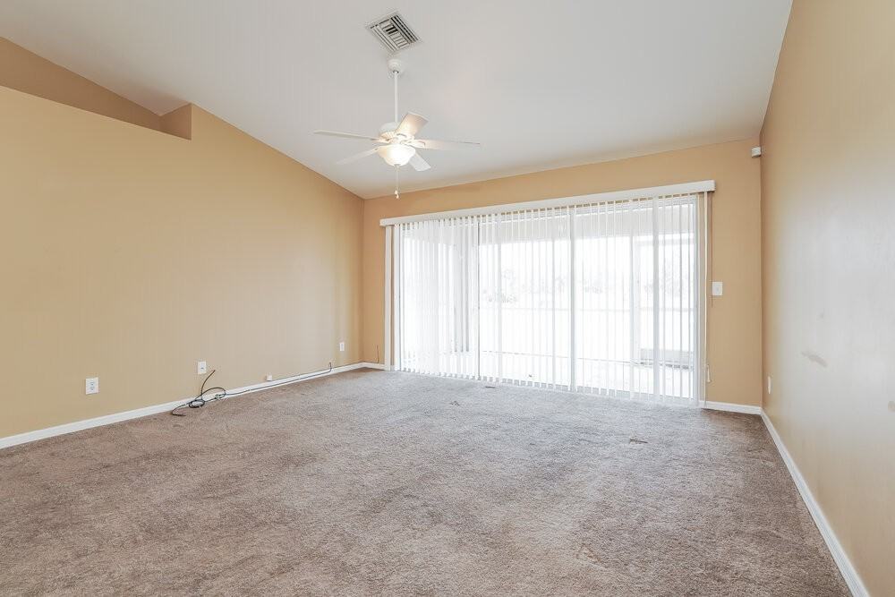 1122 Ectype St E - Photo 6 of 25