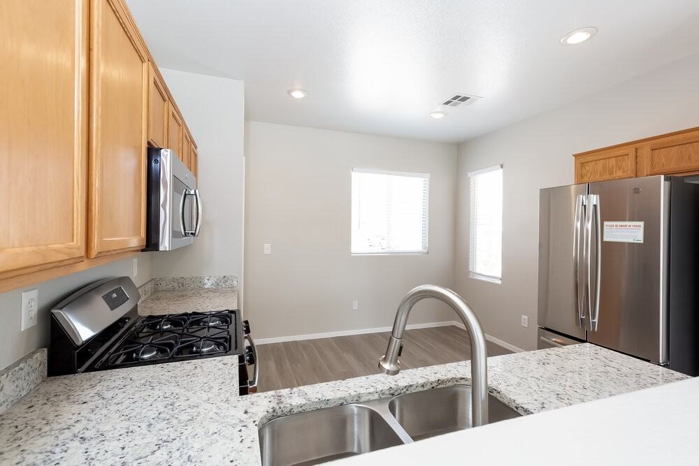 1015 Cove Palisades Dr - Photo 6 of 16