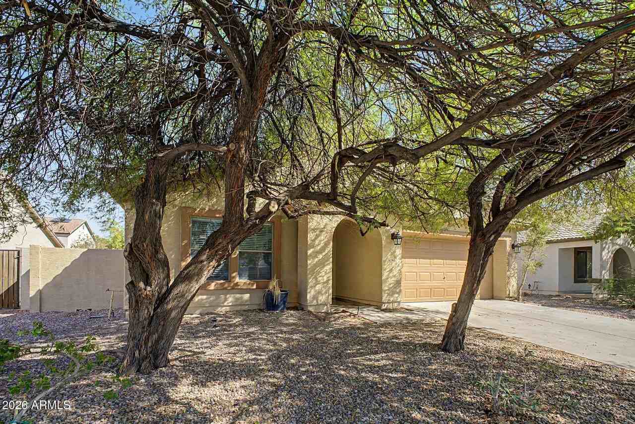 9631 W Kirby Ave - Photo 3 of 38