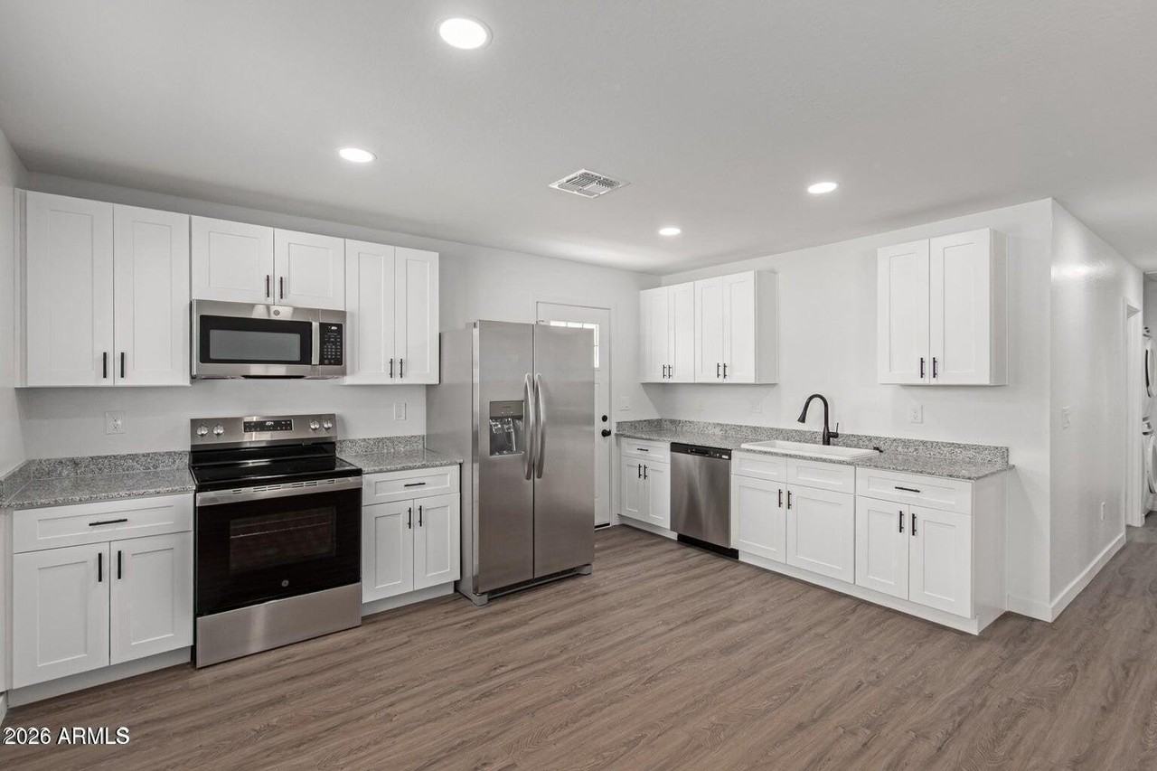 502 S Crismon Rd #1 - Photo 2 of 17