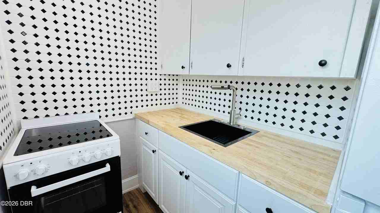607 Jessamine Blvd #1 - Photo 5 of 25