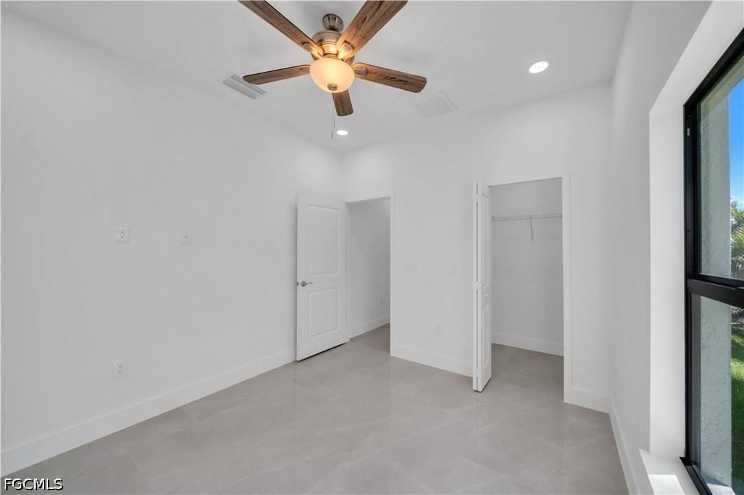 302 Palisades Ave - Photo 3 of 28