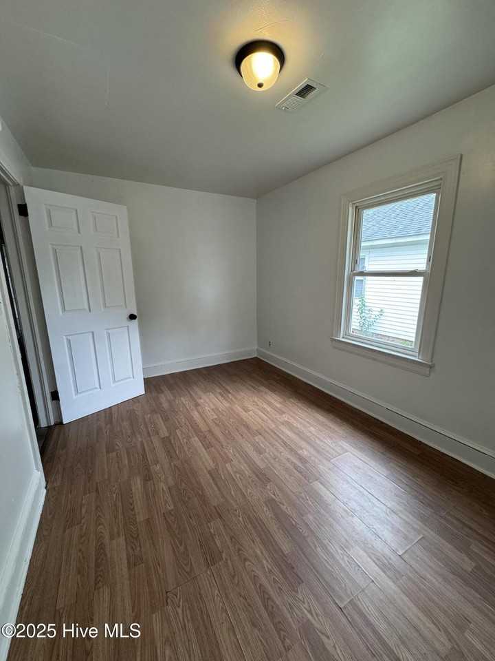 1217 Fleming St - Photo 7 of 25
