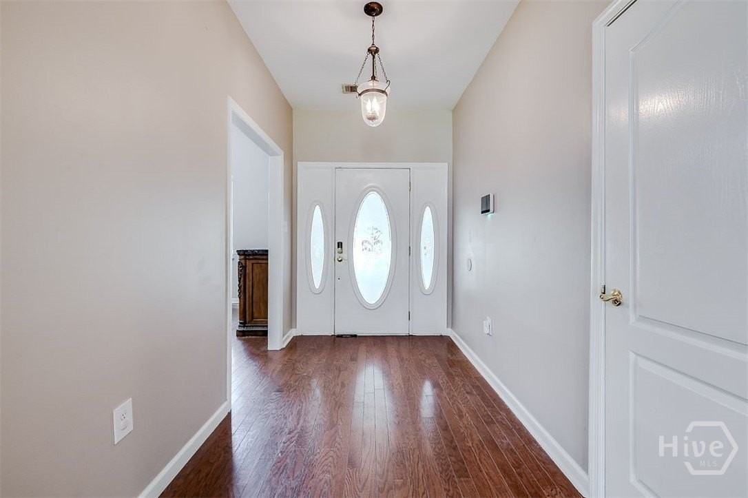108 Bradford Dr - Photo 5 of 40
