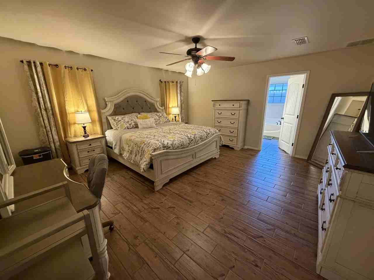 6907 94th St - Photo 6 of 13