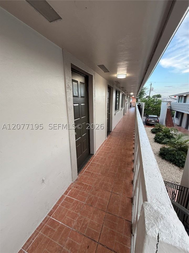 664 W 29th St #6 - Photo 2 of 26