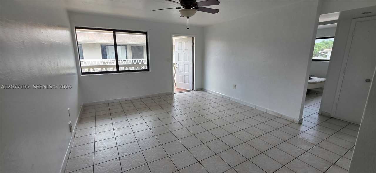 664 W 29th St #6 - Photo 6 of 26