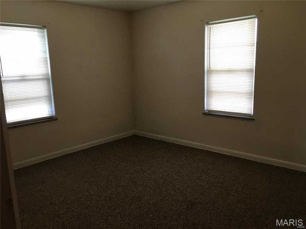523 S Central Ave #4 - Photo 5 of 6