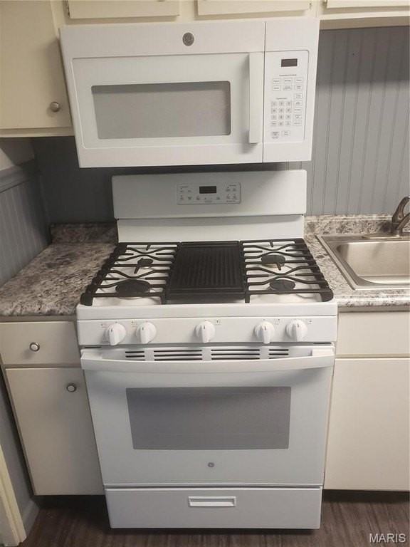 127 4th Ave - Photo 5 of 15