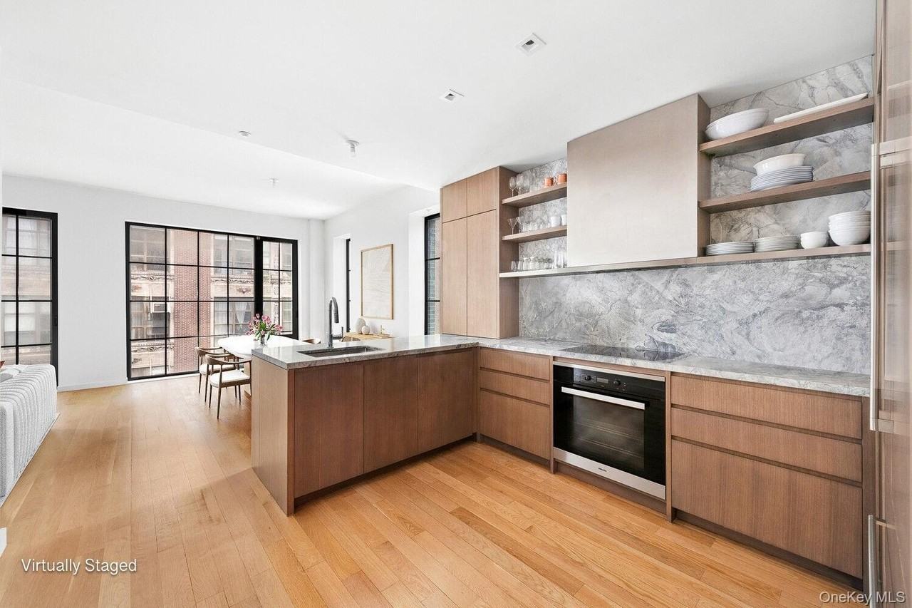 441 W 37th St #7 - Photo 5 of 15