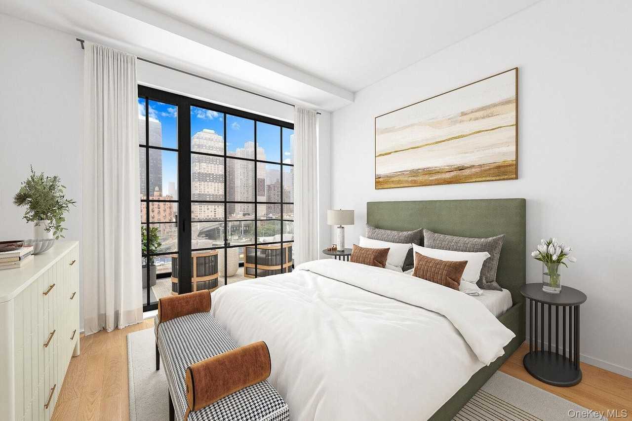 441 W 37th St #7 - Photo 7 of 15