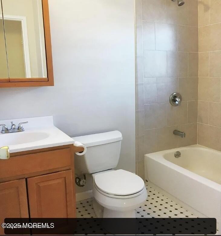 321 Shore Dr E #23 - Photo 5 of 11