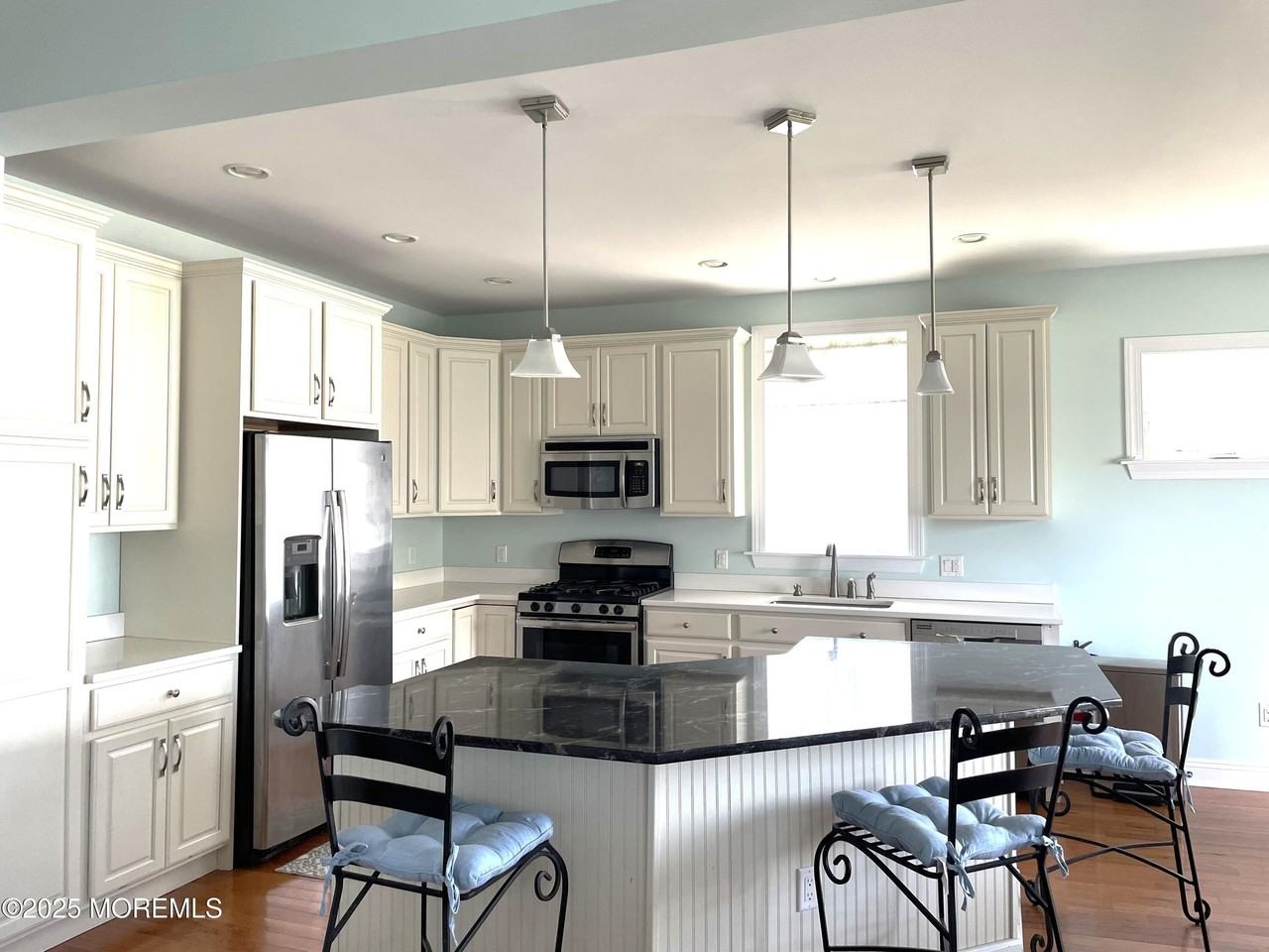 303 Central Ave - Photo 3 of 16