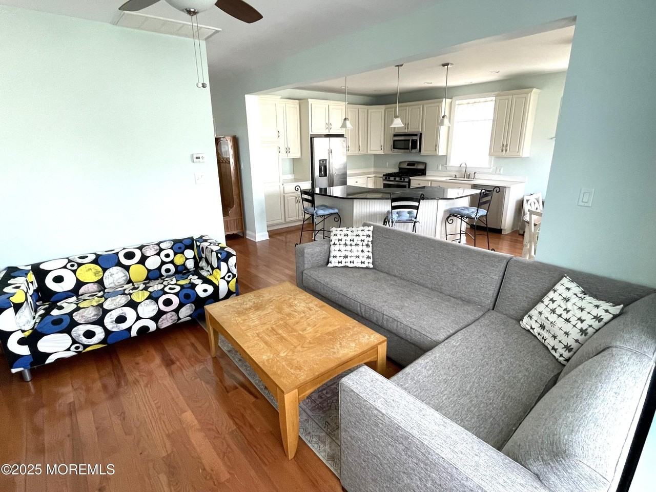 303 Central Ave - Photo 5 of 16