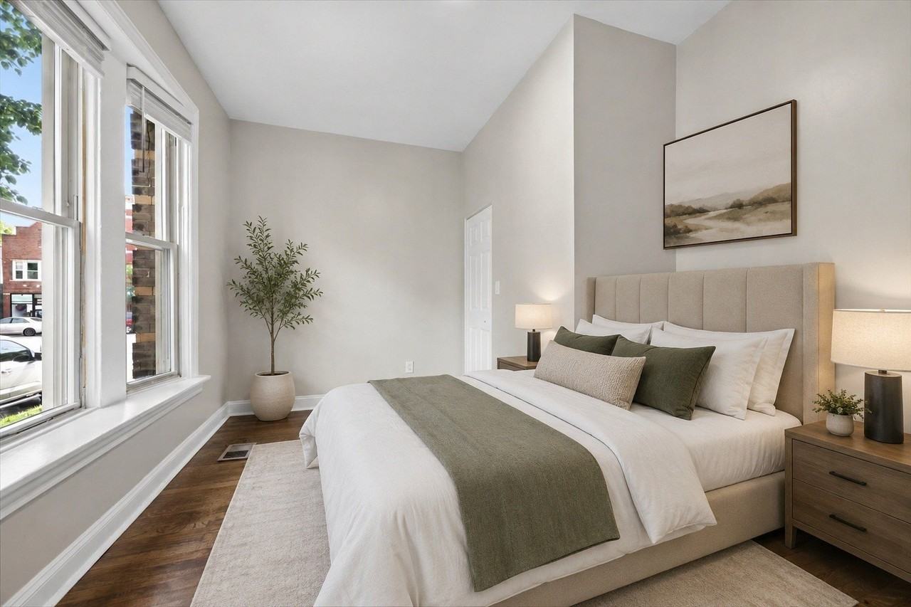 2405 W Mclean Ave #1 - Photo 2 of 8