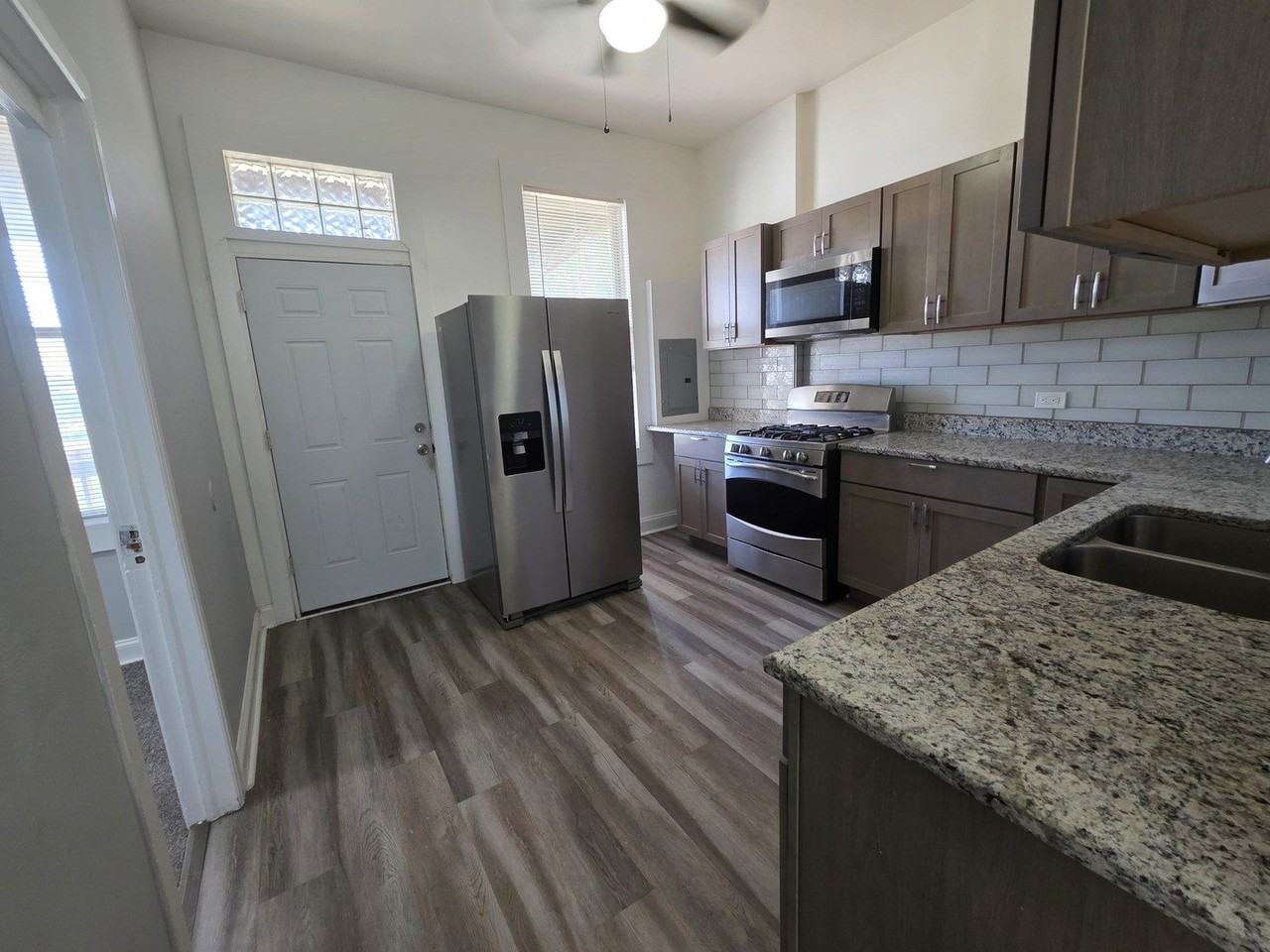 5319 S Indiana Ave #3 - Photo 6 of 12